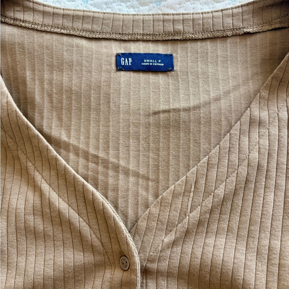 GAP Tan Ribbed Button-Down Shirt - Picture 3 of 3